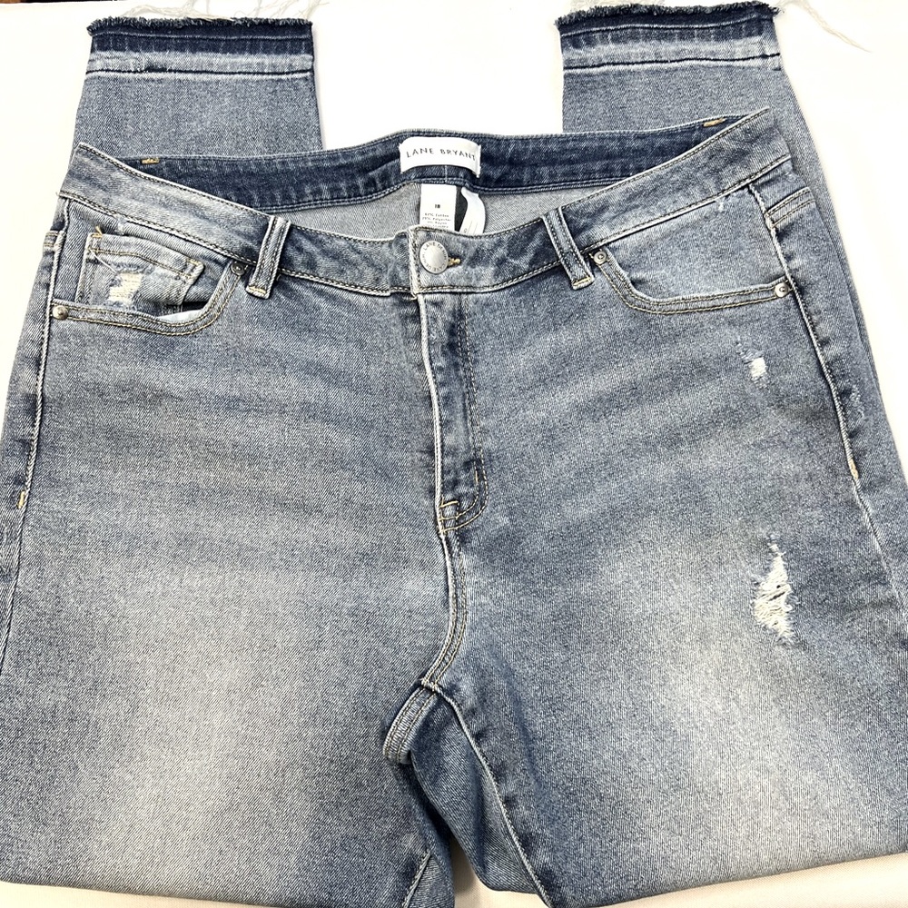 Lane Bryant Mid-Rise Signature Fit Skinny Lightly Distressed Jean